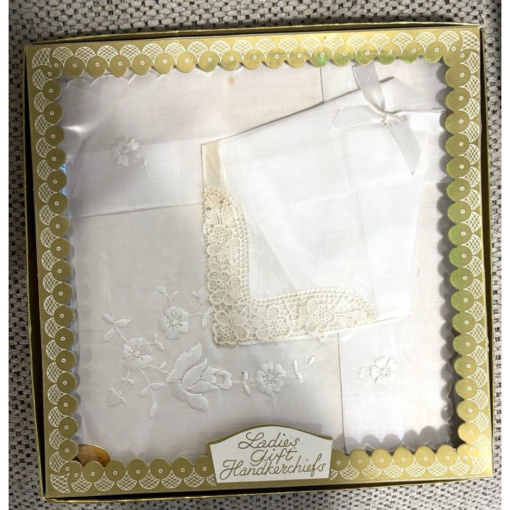 Vintage Ladies Gift Handkerchiefs Boxed Set White Floral Embroidered Lace